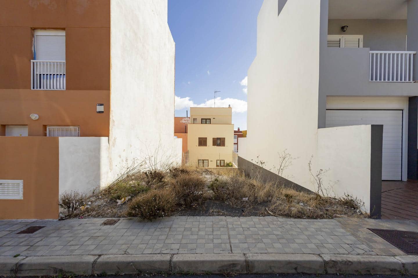 Ubebygd land til salgs i Santa Cruz de Tenerife - € 66 000 (Ref: 9400069)