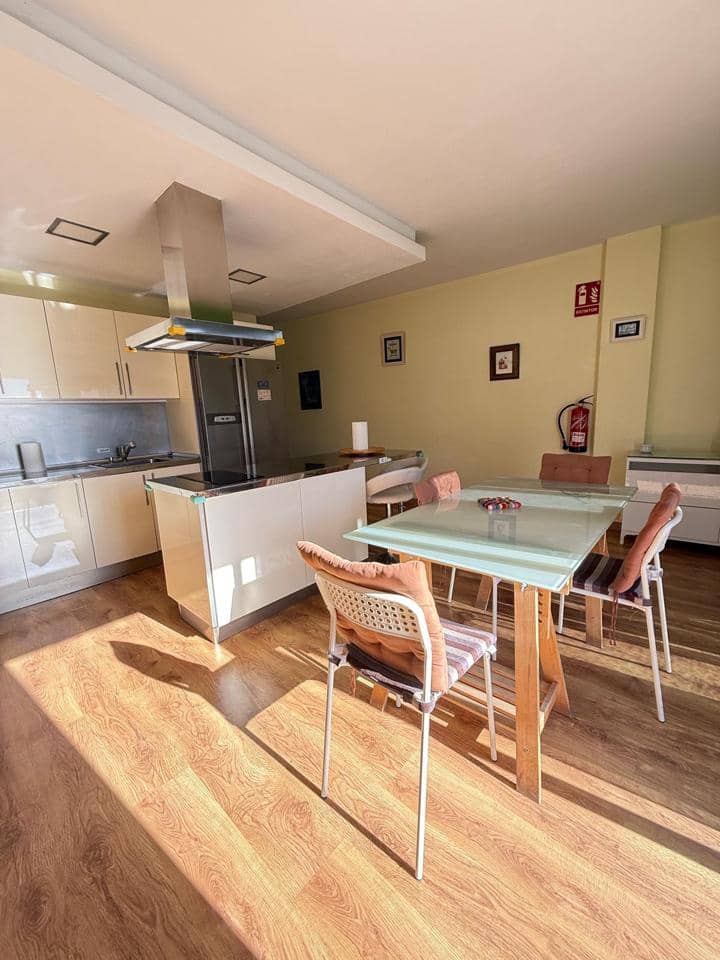 2 slaapkamer Flat te koop in El Medano - € 225.000 (Ref: 9454884)