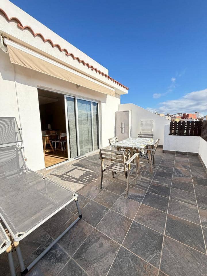 2 slaapkamer Flat te koop in El Medano - € 225.000 (Ref: 9454884)