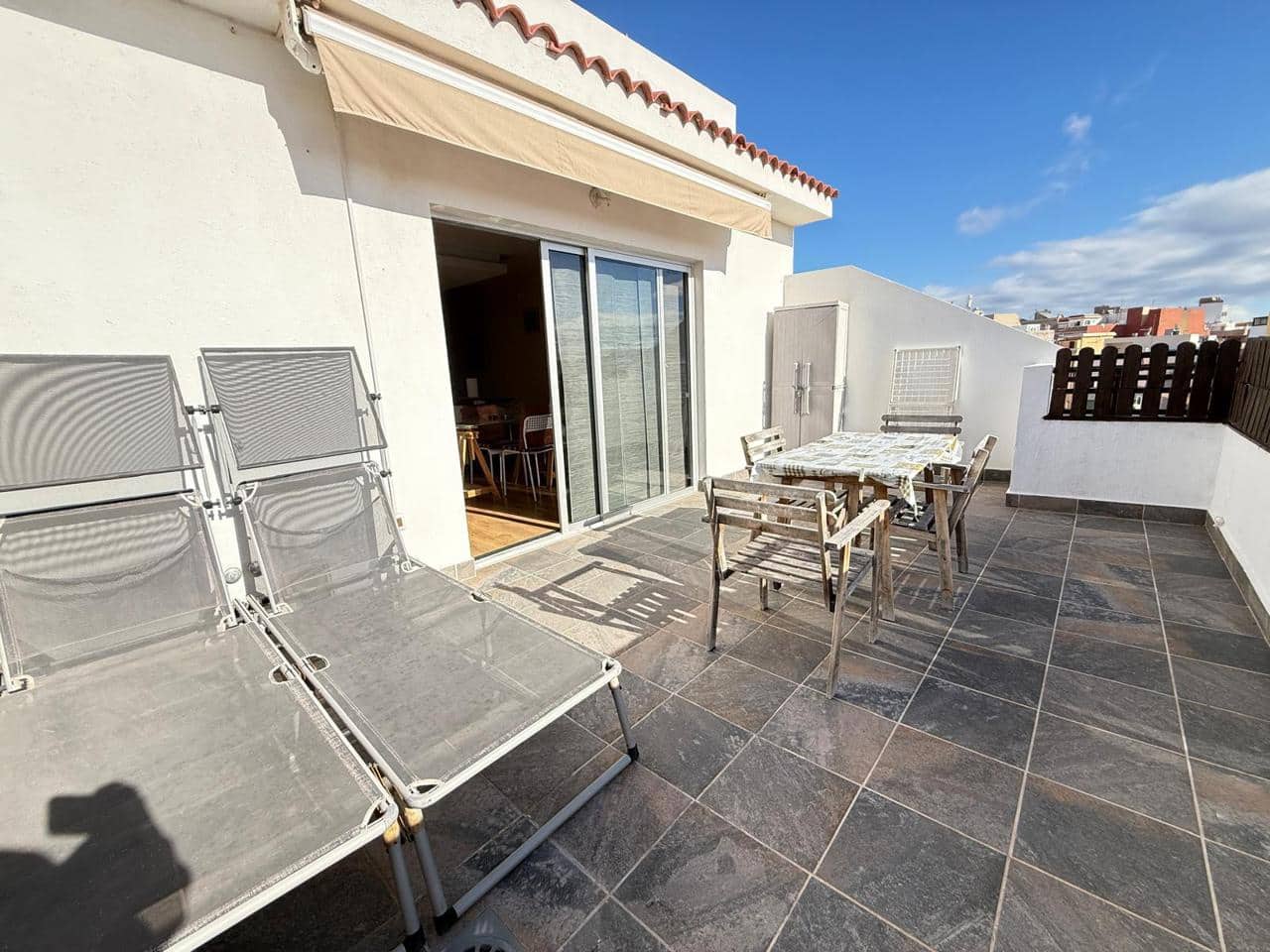 2 slaapkamer Flat te koop in El Medano - € 225.000 (Ref: 9454884)