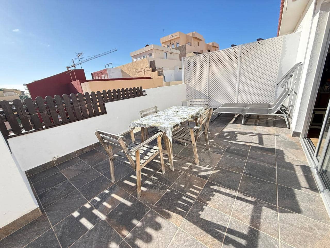 2 slaapkamer Flat te koop in El Medano - € 225.000 (Ref: 9454884)
