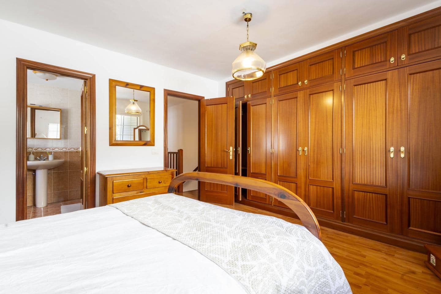 3 soverom Villa til salgs i San Cristobal de La Laguna - € 430 000 (Ref: 9457859)