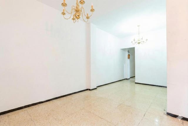 Piso de 3 habitaciones en Zona Centro, Santa Cruz de Tenerife en venta con garaje - 299.980 € (Ref: 9481448)