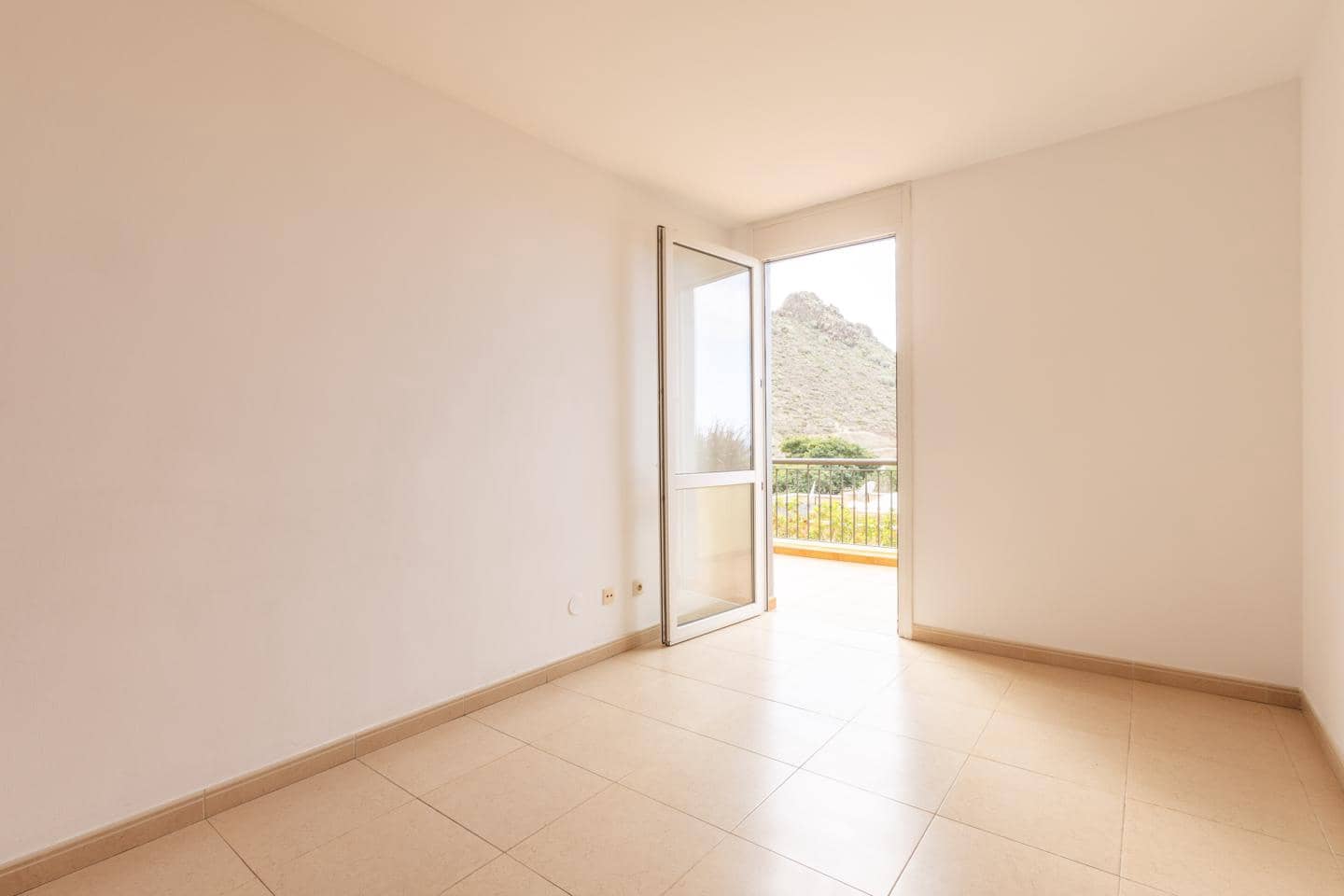 2 bedroom Flat for sale in Costa Adeje with pool garage - € 345,000 (Ref: 9482409)