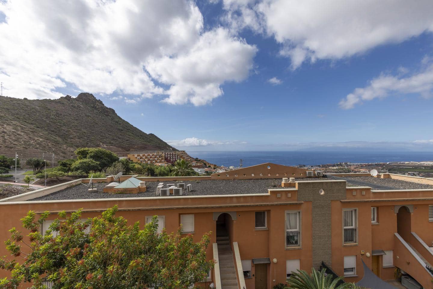 2 bedroom Flat for sale in Costa Adeje with pool garage - € 345,000 (Ref: 9482409)