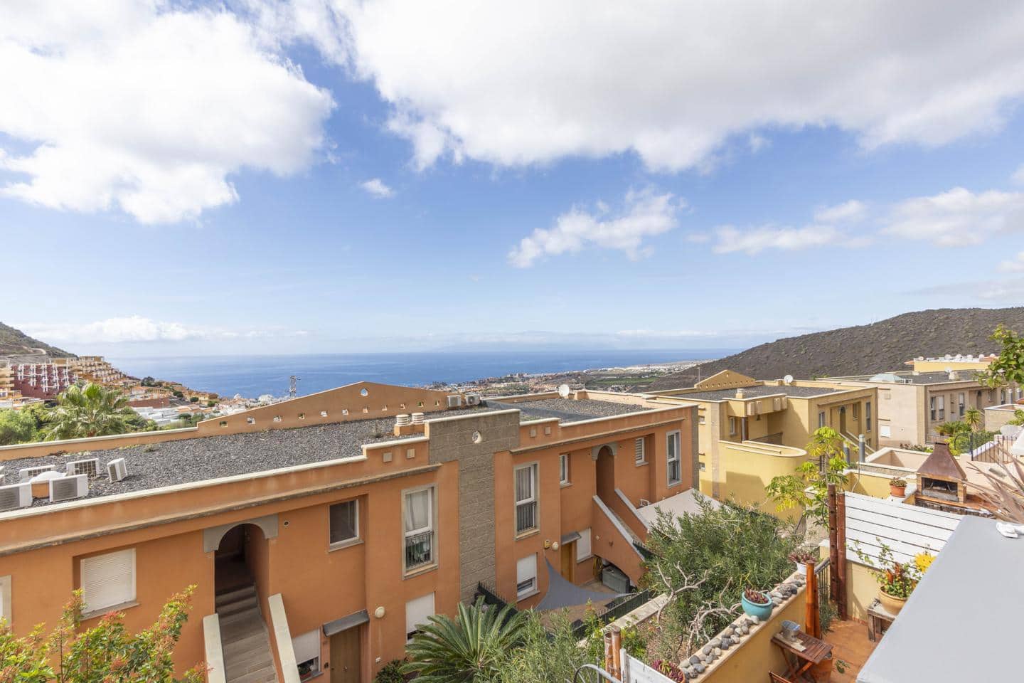 2 bedroom Flat for sale in Costa Adeje with pool garage - € 345,000 (Ref: 9482409)