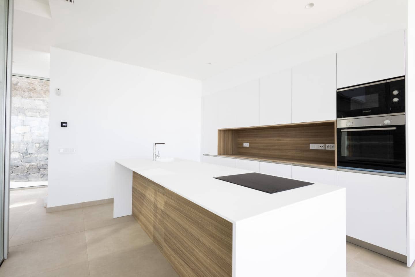 5 bedroom Villa for sale in Costa Adeje - € 2,700,000 (Ref: 9499885)