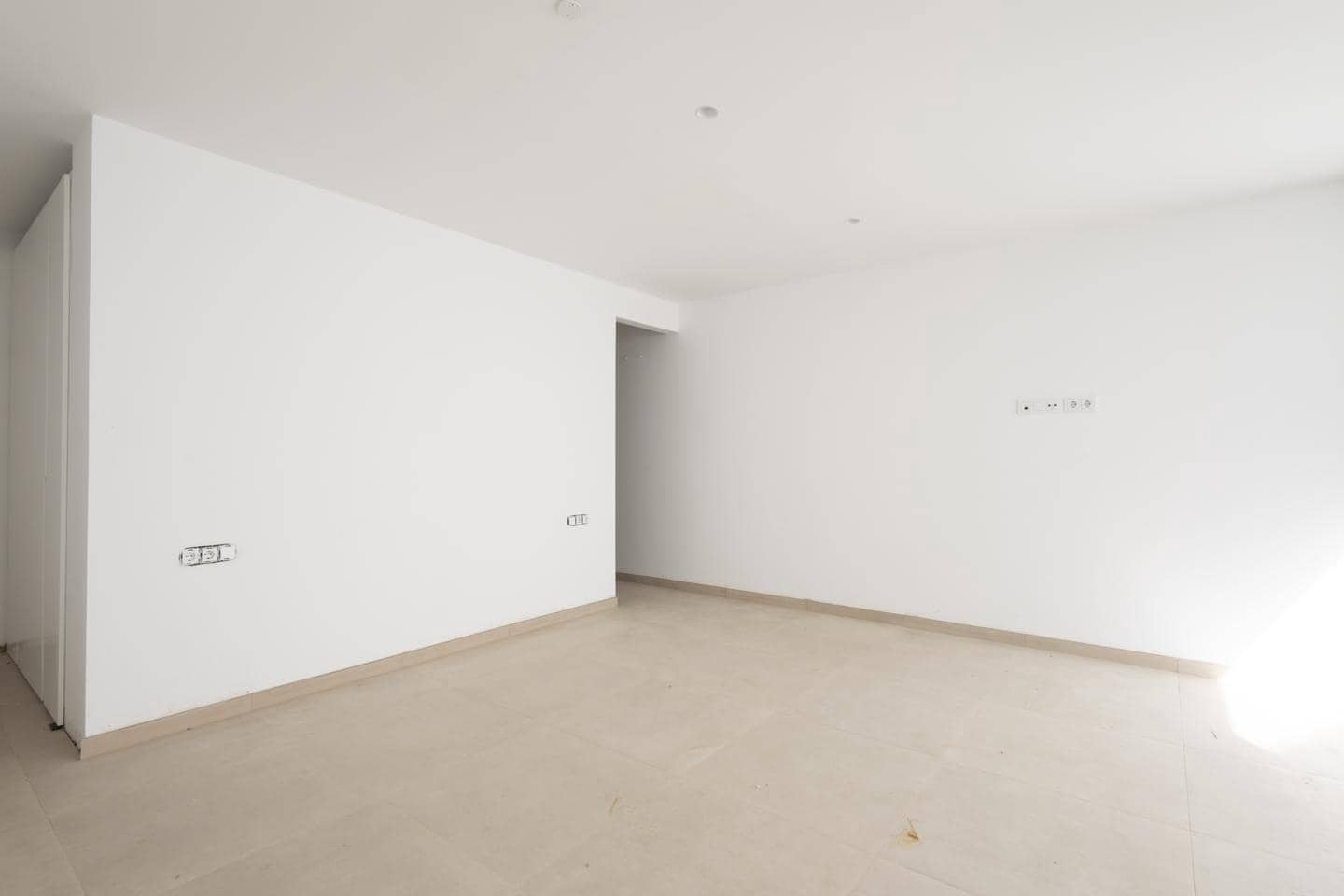 5 bedroom Villa for sale in Costa Adeje - € 2,700,000 (Ref: 9499885)