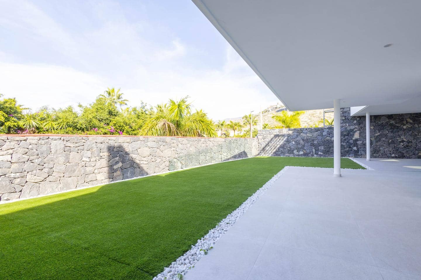 5 bedroom Villa for sale in Costa Adeje - € 2,700,000 (Ref: 9499885)