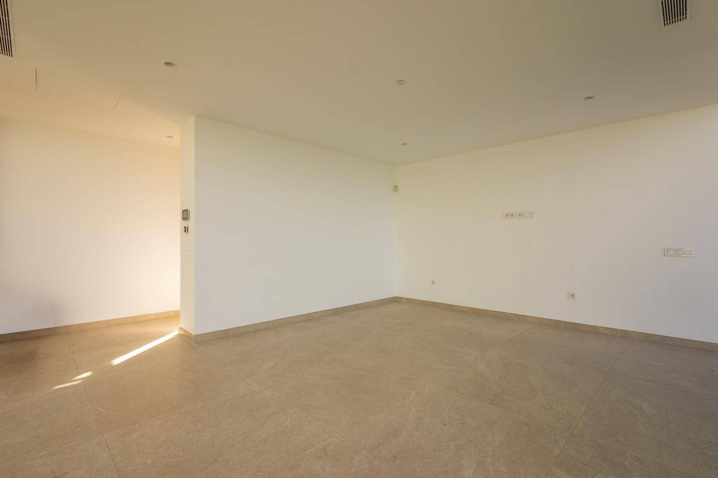 5 bedroom Villa for sale in Costa Adeje - € 2,700,000 (Ref: 9499885)