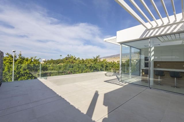 5 bedroom Villa for sale in La Caldera, Adeje - € 2,700,000 (Ref: 9499885)