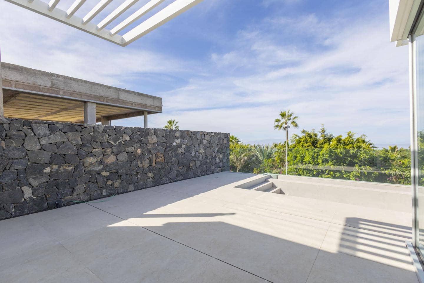 5 bedroom Villa for sale in Costa Adeje - € 2,700,000 (Ref: 9499885)