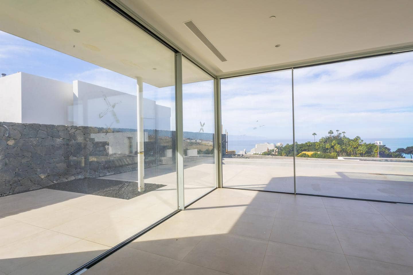 5 bedroom Villa for sale in Costa Adeje - € 2,700,000 (Ref: 9499885)