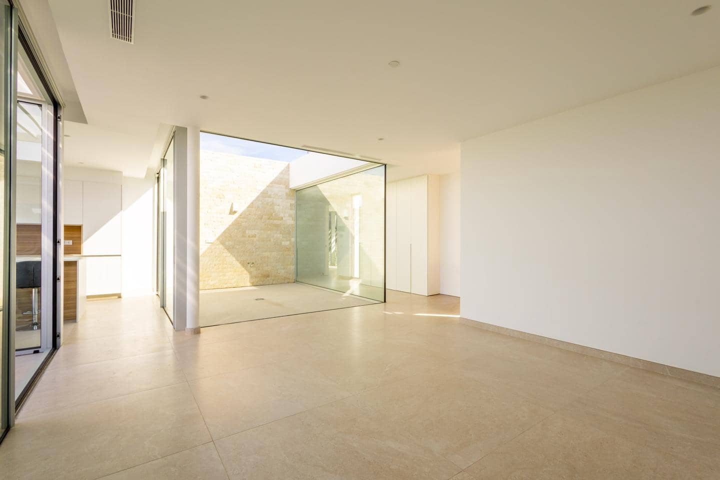 5 bedroom Villa for sale in Costa Adeje - € 2,700,000 (Ref: 9499885)