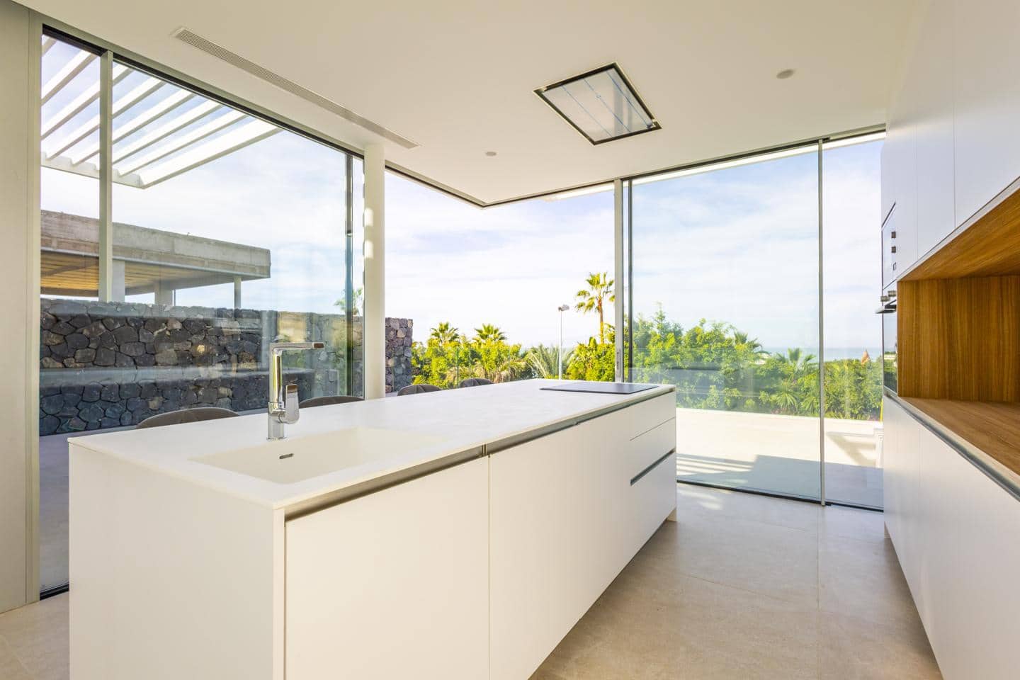 5 bedroom Villa for sale in Costa Adeje - € 2,700,000 (Ref: 9499885)