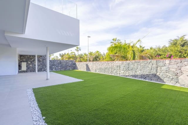 5 bedroom Villa for sale in La Caldera, Adeje - € 2,700,000 (Ref: 9499885)