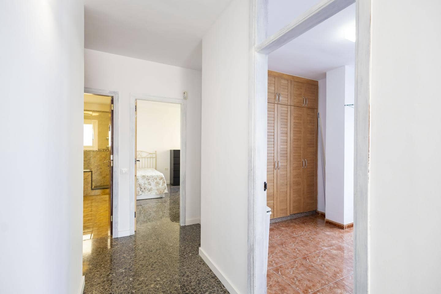 5 quarto Apartamento para arrendar em Santa Cruz de Tenerife - 2 400 € (Ref: 9504686)