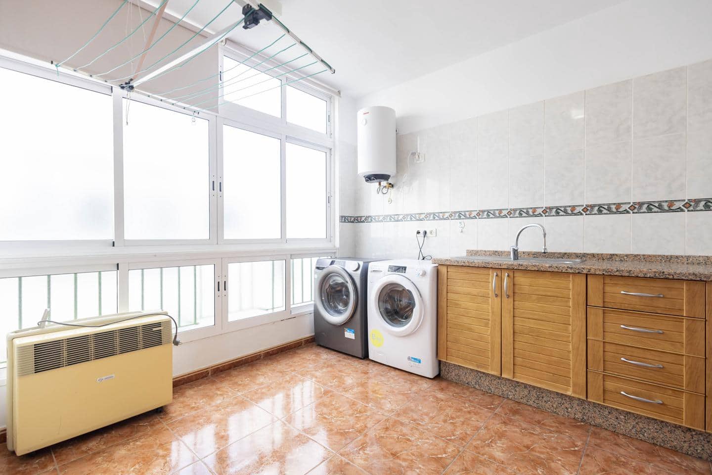 5 quarto Apartamento para arrendar em Santa Cruz de Tenerife - 2 400 € (Ref: 9504686)