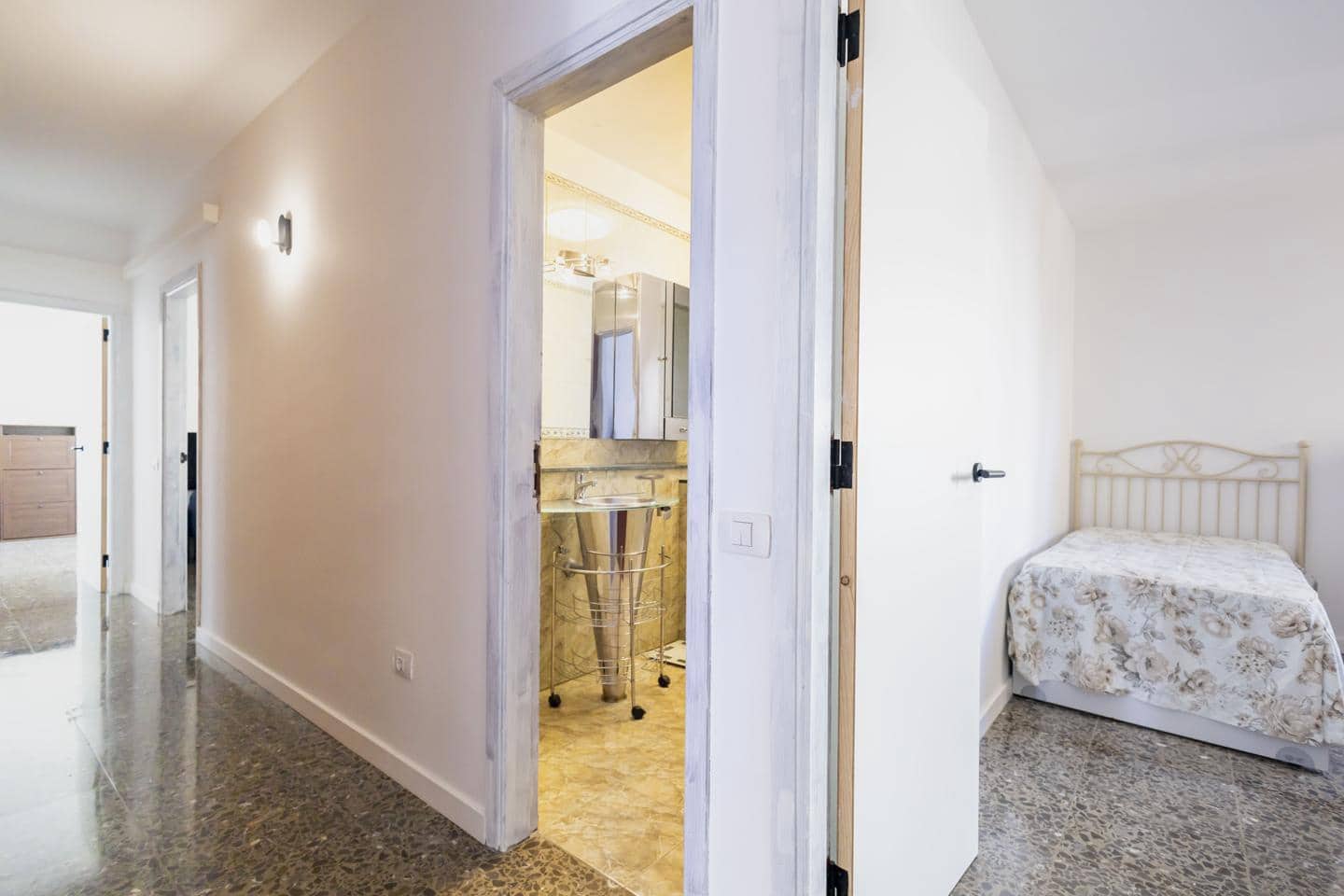 5 quarto Apartamento para arrendar em Santa Cruz de Tenerife - 2 400 € (Ref: 9504686)