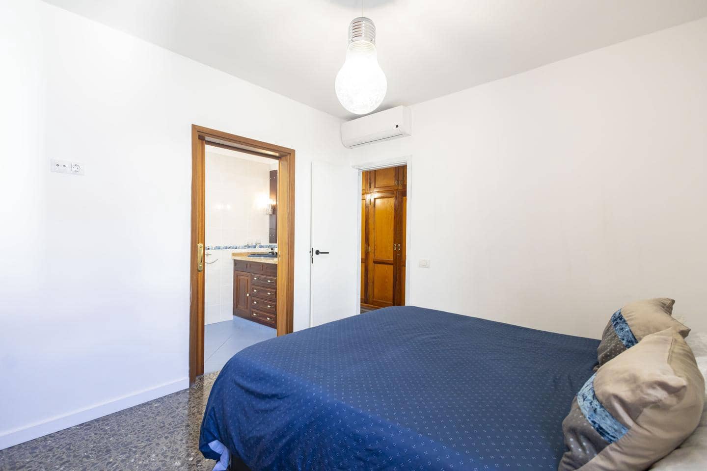 5 quarto Apartamento para arrendar em Santa Cruz de Tenerife - 2 400 € (Ref: 9504686)