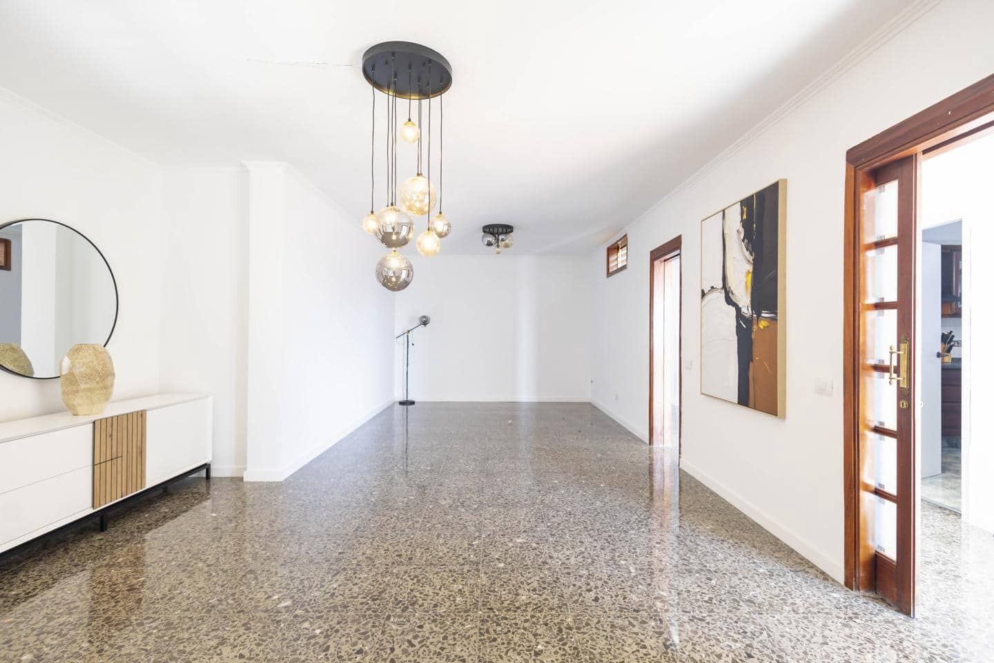 5 quarto Apartamento para arrendar em Santa Cruz de Tenerife - 2 400 € (Ref: 9504686)