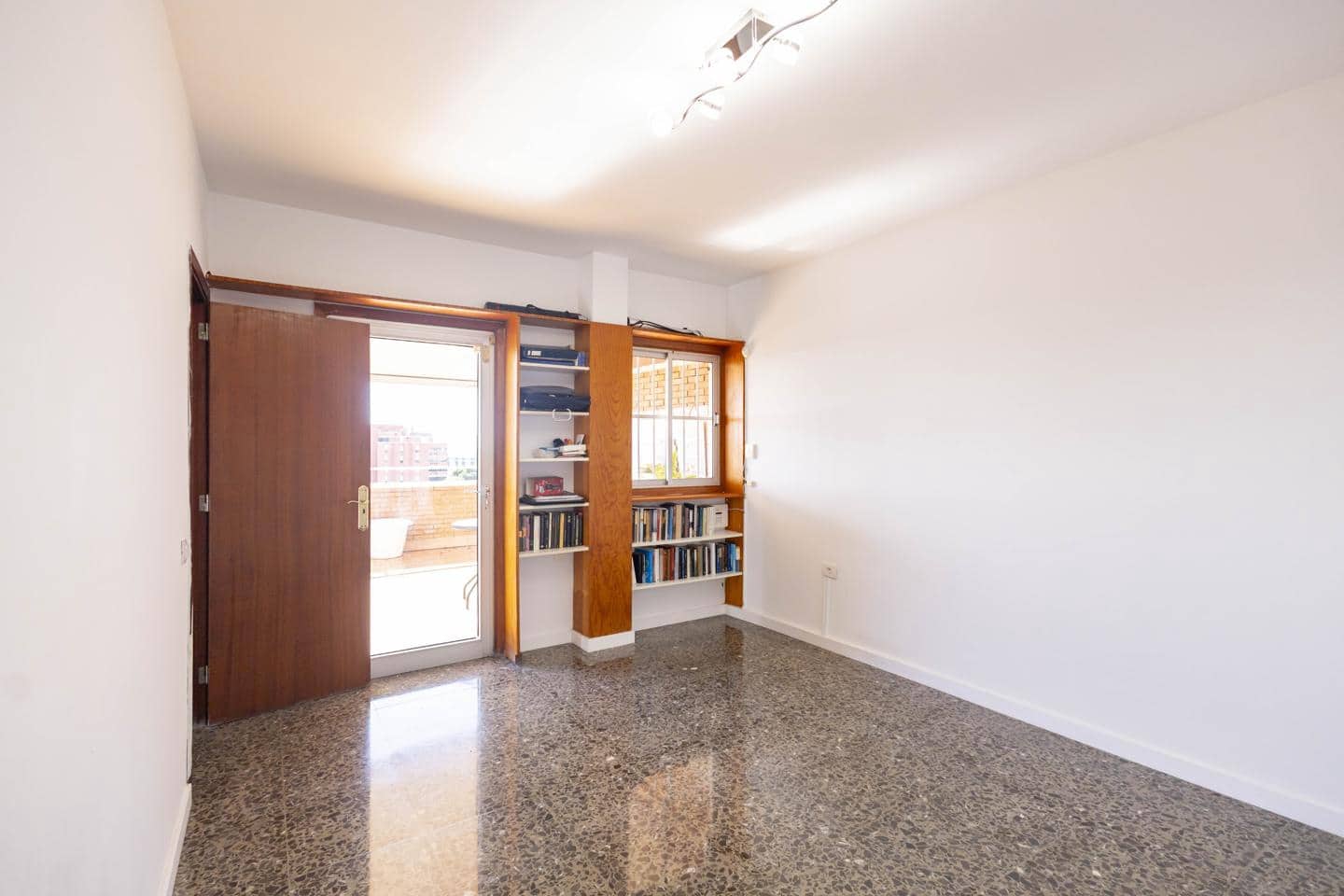 5 quarto Apartamento para arrendar em Santa Cruz de Tenerife - 2 400 € (Ref: 9504686)