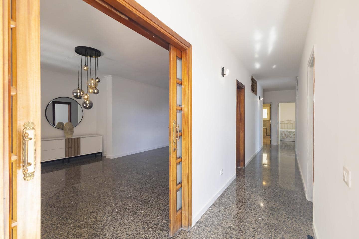 5 quarto Apartamento para arrendar em Santa Cruz de Tenerife - 2 400 € (Ref: 9504686)