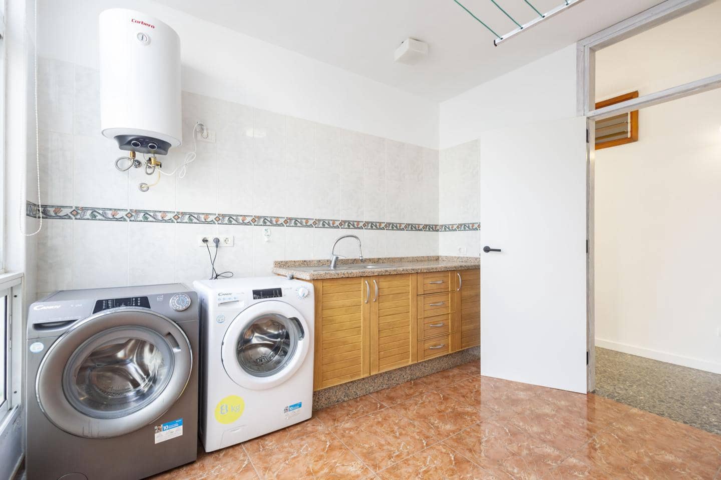 5 quarto Apartamento para arrendar em Santa Cruz de Tenerife - 2 400 € (Ref: 9504686)