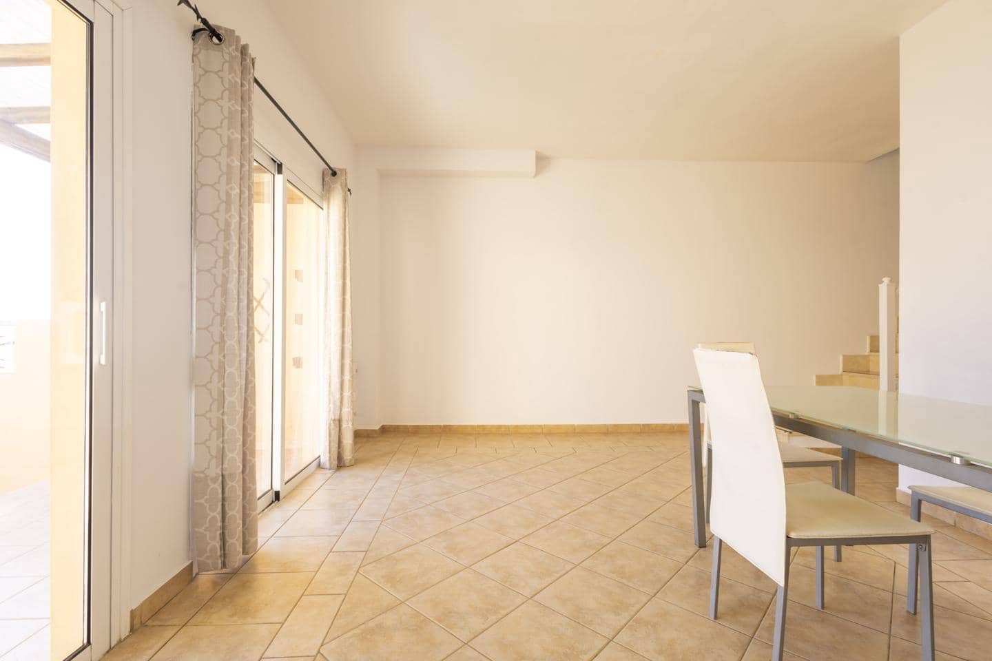 Piso de 3 habitaciones en Tuineje en venta con piscina garaje - 285.000 € (Ref: 9510239)