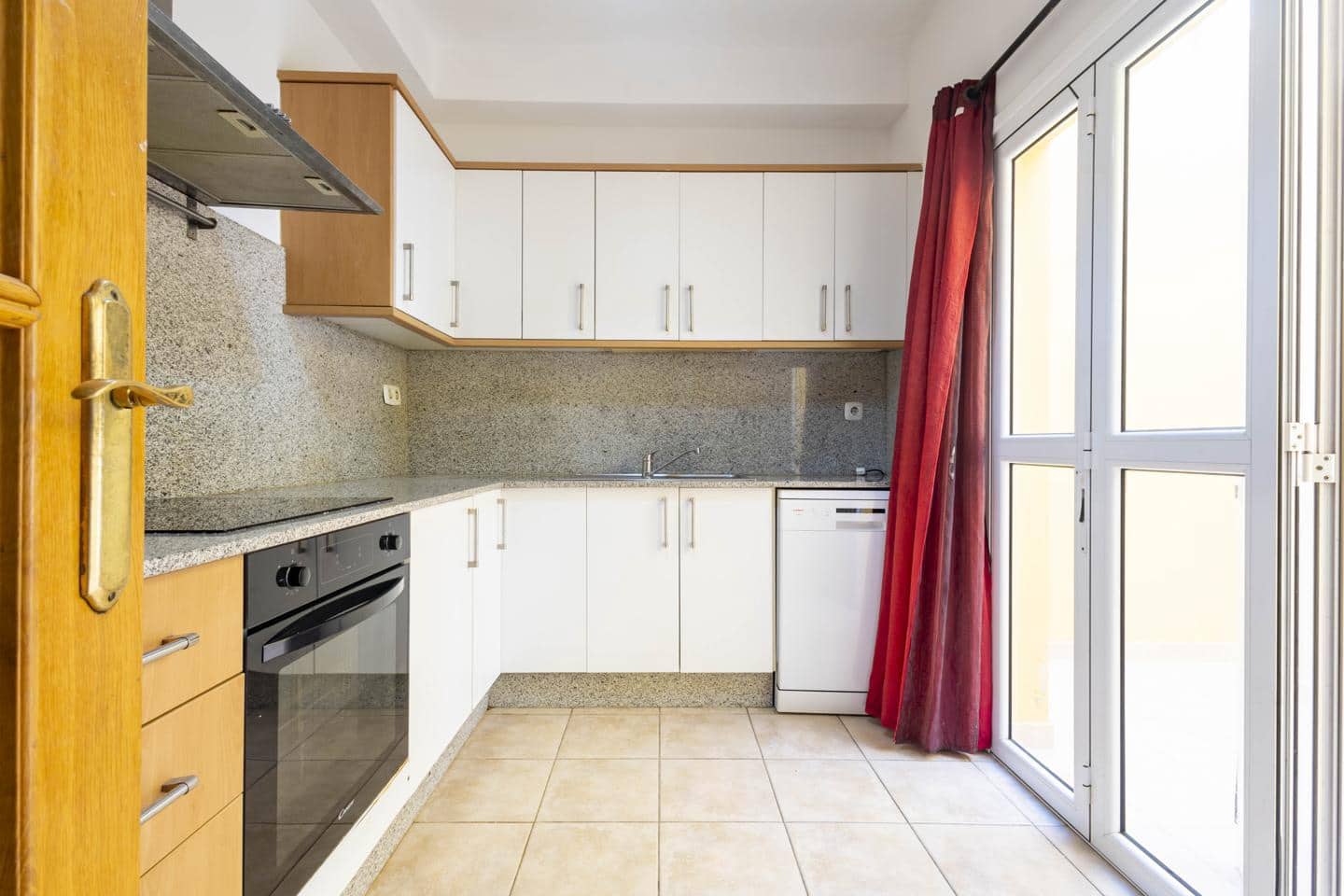 Piso de 3 habitaciones en Tuineje en venta con piscina garaje - 285.000 € (Ref: 9510239)