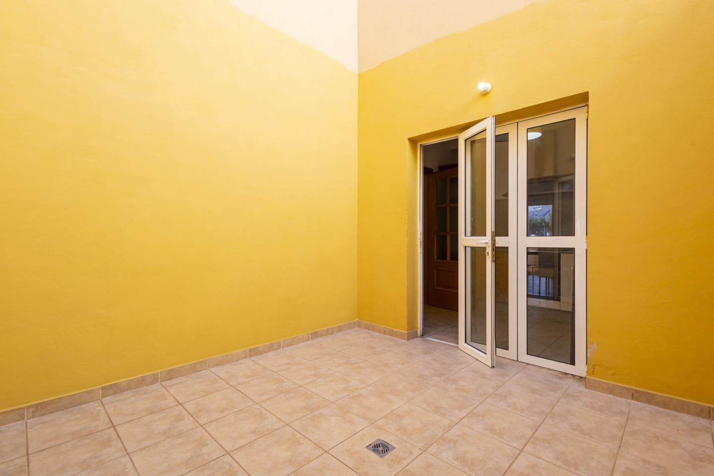 Piso de 3 habitaciones en Tuineje en venta con piscina garaje - 285.000 € (Ref: 9510239)