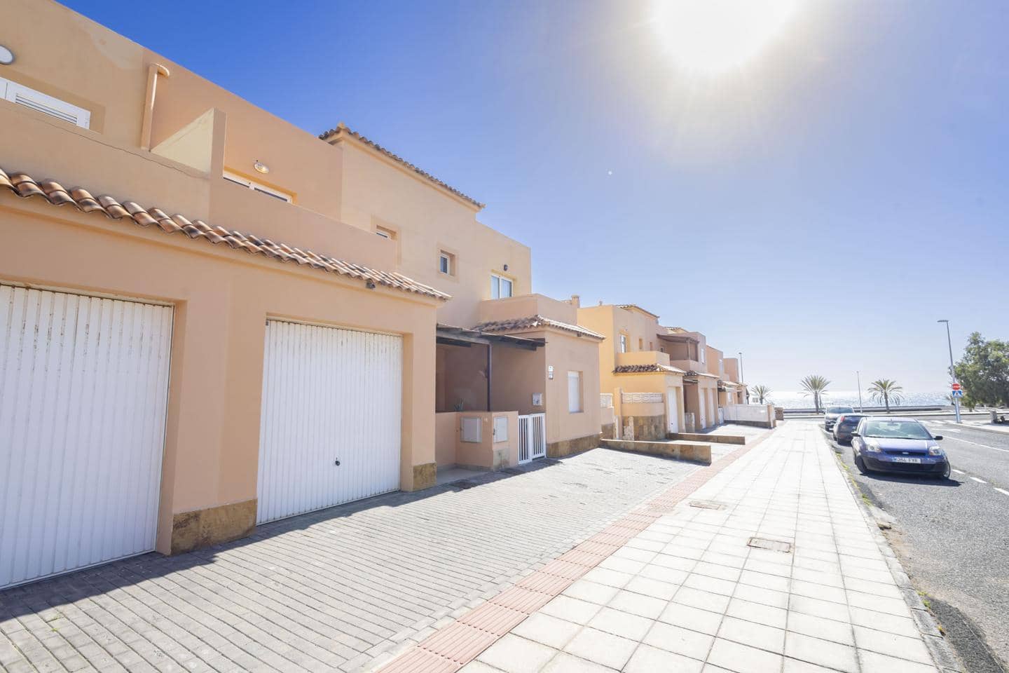 Piso de 3 habitaciones en Tuineje en venta con piscina garaje - 285.000 € (Ref: 9510239)