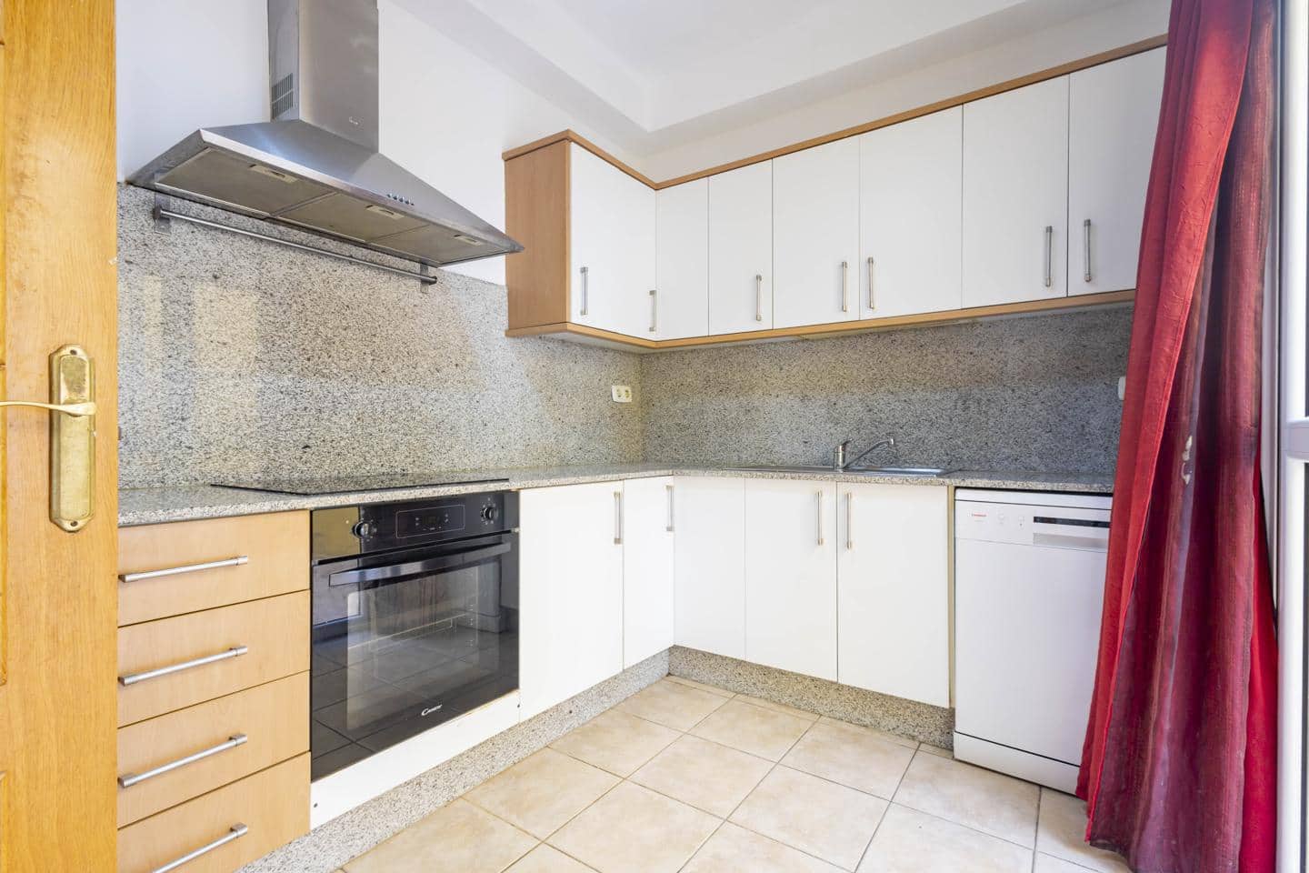 Piso de 3 habitaciones en Tuineje en venta con piscina garaje - 285.000 € (Ref: 9510239)