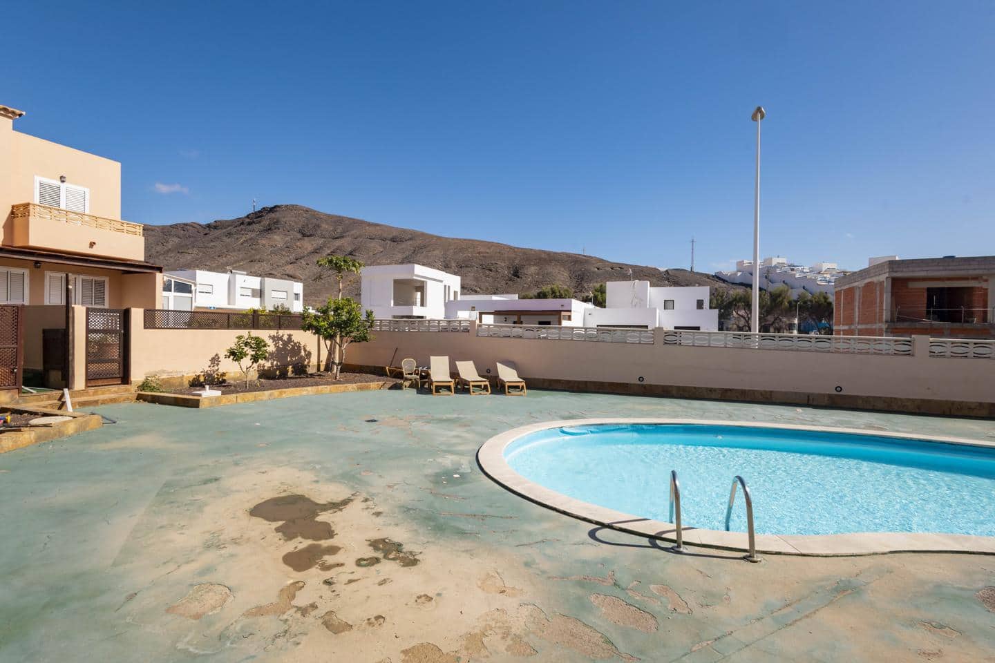 Piso de 3 habitaciones en Tuineje en venta con piscina garaje - 285.000 € (Ref: 9510239)