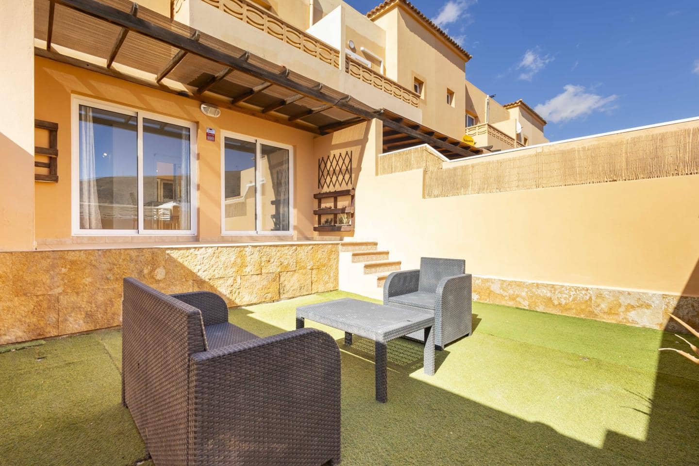 Piso de 3 habitaciones en Tuineje en venta con piscina garaje - 285.000 € (Ref: 9510239)