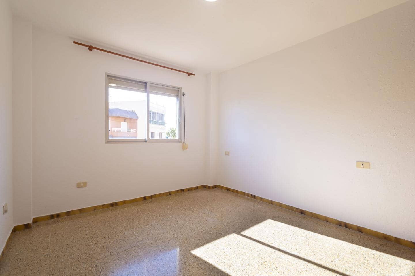 3 sypialnia Mieszkanie na sprzedaż w Santa Cruz de Tenerife - 250 000 € (Ref: 9566271)