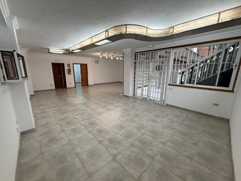 Entreprise de 2 chambres à louer à Santa Ursula - 750 € (Ref: 9572159)