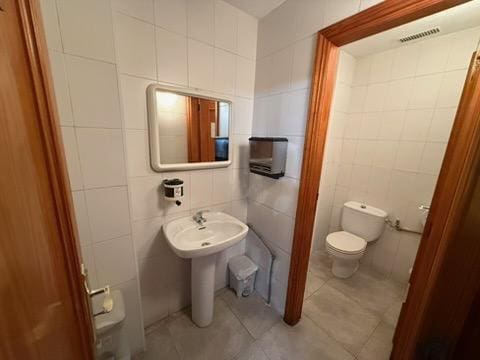 Entreprise de 2 chambres à louer à Santa Ursula - 750 € (Ref: 9572159)