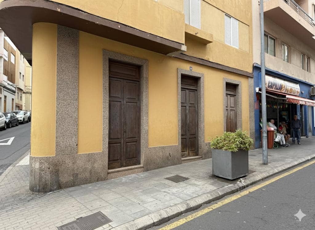 1 soveværelse Virksomhed til leje i Santa Cruz de Tenerife - € 400 (Ref: 9572363)