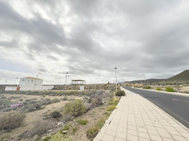 Rakentamaton maa myytävänä paikassa Abades, Arico - 164 750 € (Ref: 9585166)