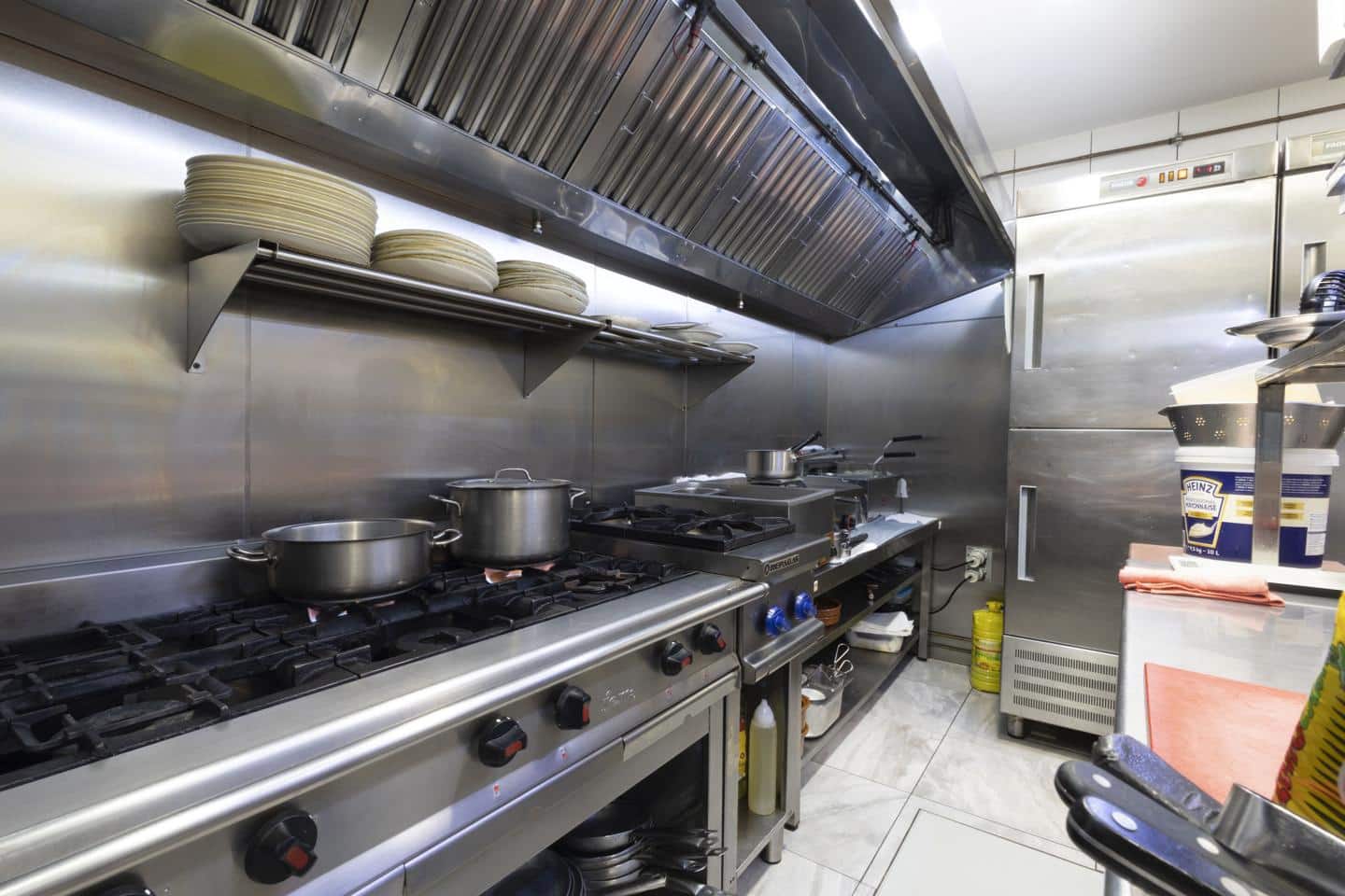 1 soveværelse Virksomhed til leje i Puerto de la Cruz - € 2.000 (Ref: 9598136)