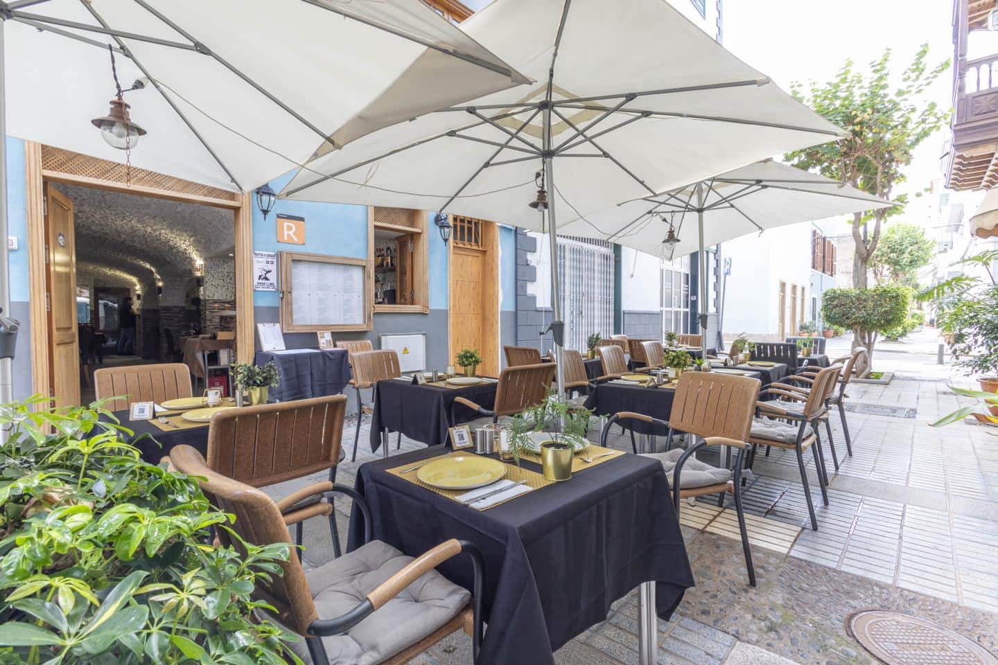 1 soveværelse Virksomhed til leje i Puerto de la Cruz - € 2.000 (Ref: 9598136)