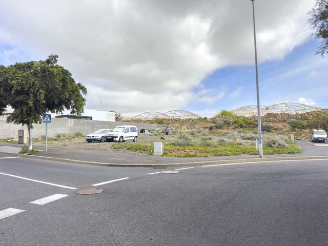 Rakentamaton maa myytävänä paikassa Granadilla de Abona - 129 500 € (Ref: 9598210)