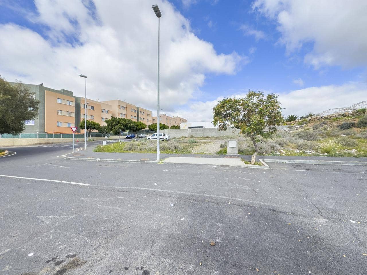 Rakentamaton maa myytävänä paikassa Granadilla de Abona - 129 500 € (Ref: 9598210)