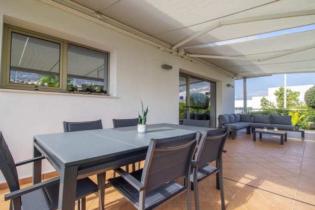 Chalet de 4 habitaciones en Puerto de la Cruz en venta - 1.250.000 € (Ref: 9598211)