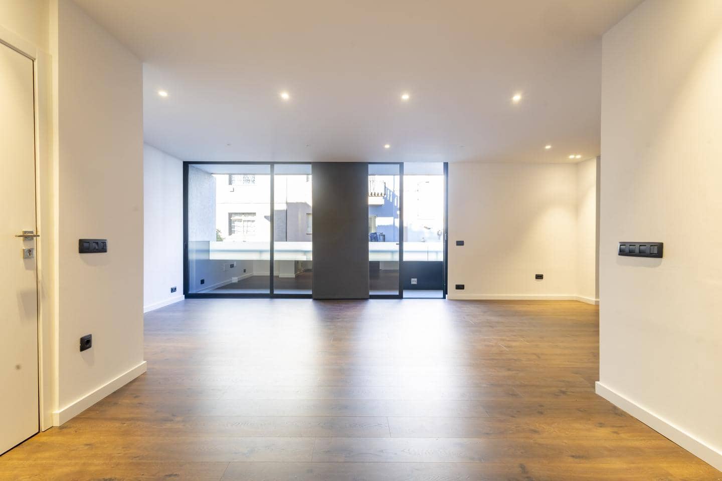 3 bedroom Flat for sale in Santa Cruz de Tenerife - € 765,000 (Ref: 9603082)