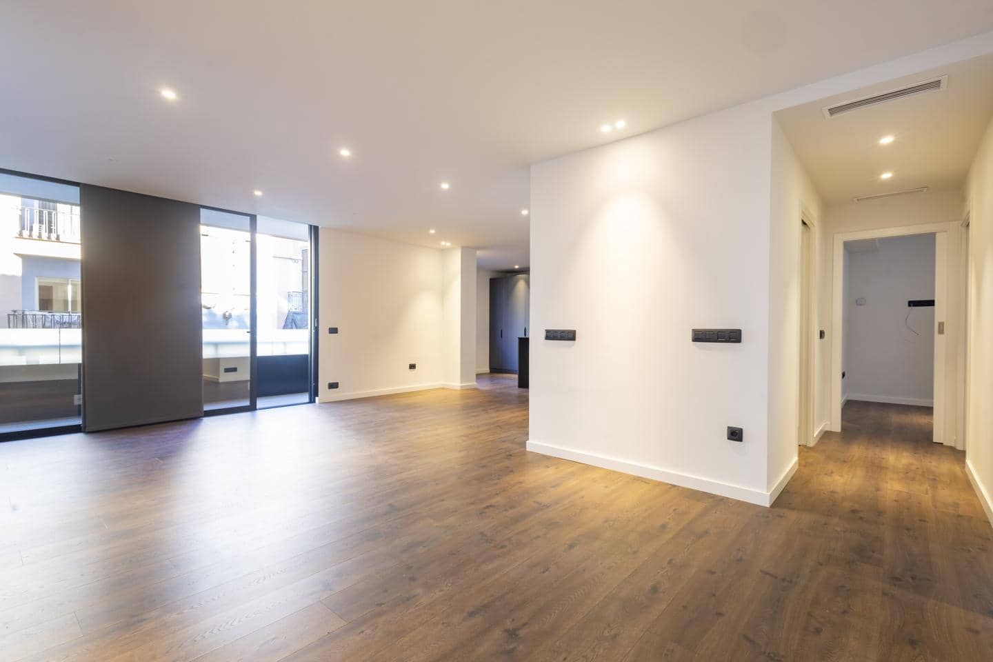 3 bedroom Flat for sale in Santa Cruz de Tenerife - € 765,000 (Ref: 9603082)