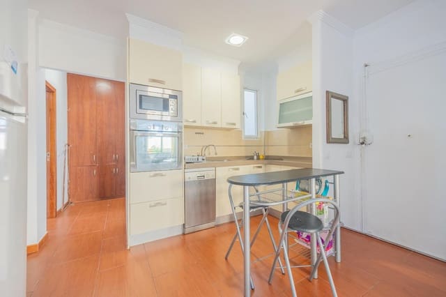 5 makuuhuone Asunto myytävänä paikassa Ciudad Jardín, Las Palmas de Gran Canaria - 375 000 € (Ref: 9635150)