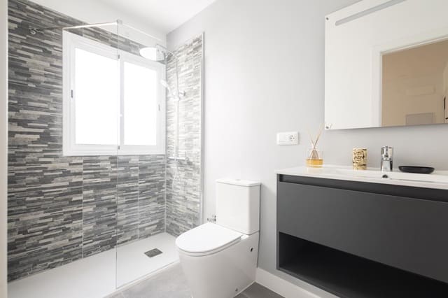 2 soverom Leilighet til salgs i La Salud, Santa Cruz de Tenerife - € 216 000 (Ref: 9640618)