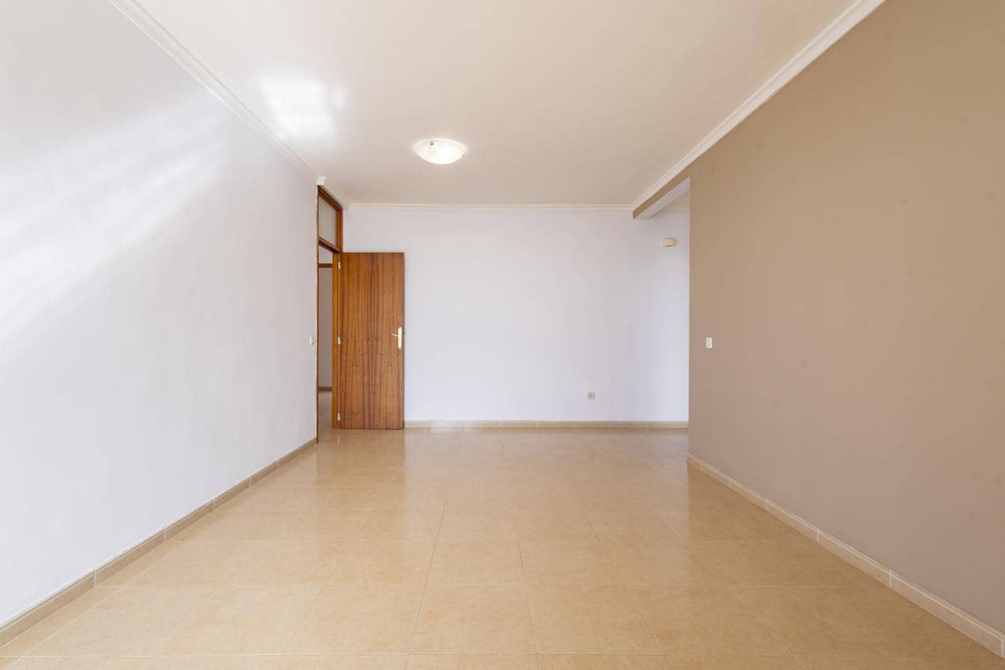 4 soveværelse Lejlighed til leje i Santa Cruz de Tenerife - € 1.200 (Ref: 9645622)